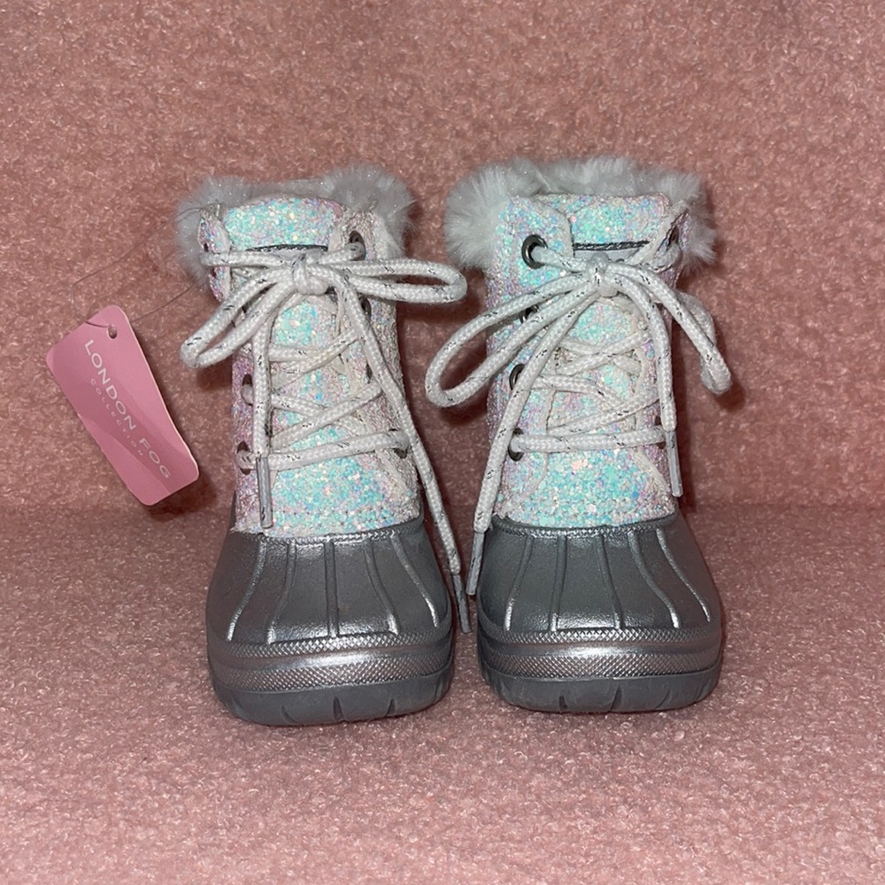 Snow boots London fog